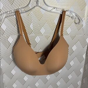 Knix Bra size 7 Tan Padded Bra adjustable hooks and straps EVbra101 wireless‎
